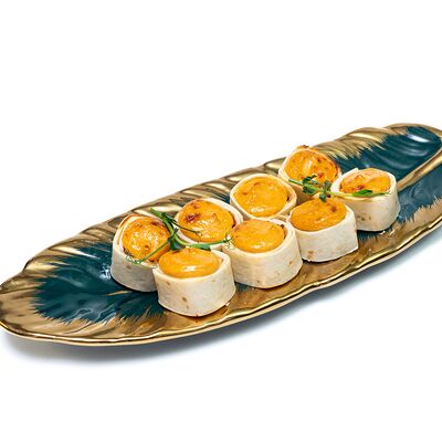 Тортилья запеченная с курицей и беконом в Sushimi по цене 800 ₽