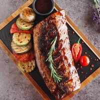 Ребра BBQ на гриле в Карэ
