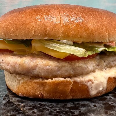 Бургер с курицей и соусом Фуэго в Сова по цене 795 ₽