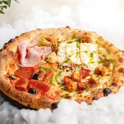 Пицца 4 вкуса с бортиками в Перчини на огне по цене 890 ₽