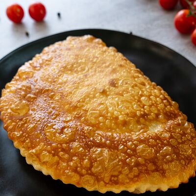 Чебурек Школьный в Чебуреки на Чайковского по цене 269 ₽