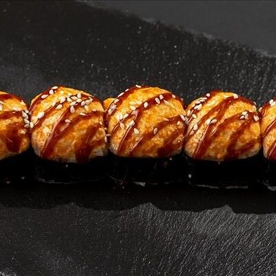 Ролл Аяши с угрем запеченный в Sushigo по цене 359 ₽