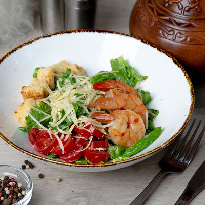 Цезарь с креветками в Папаха по цене 476 ₽