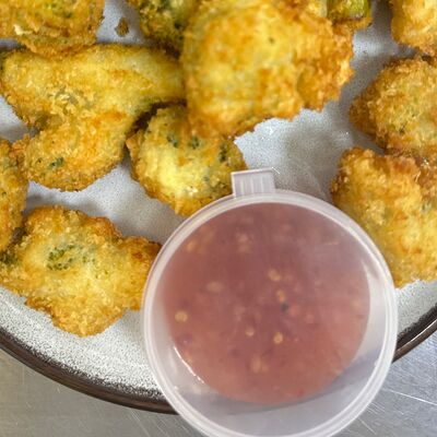 Брокколи, жаренная в панировке в Mr.Mao по цене 430 ₽