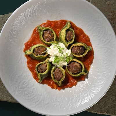 Бораки из говядины с томатным соусом в Cascade по цене 970 ₽