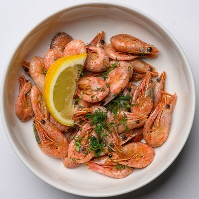 Креветки северные отварные в Bronze lion по цене 820 ₽