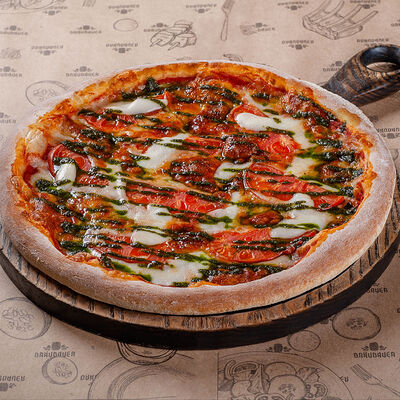 Пицца Маргарита в Braubauer по цене 580 ₽