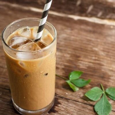 Айс-латте Medium в Surf Coffee x Travel по цене 345 ₽