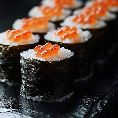 Икура маки в Суши мастер по цене 439 ₽