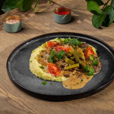 Бефстроганов в Blackberry по цене 744 ₽