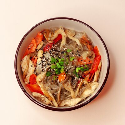 Чапче с курицей в Mornis Корейская кухня по цене 690 ₽