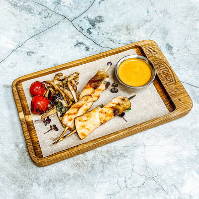 Шашлычки из лосося с соусом Том Ям в Butcher по цене 990 ₽