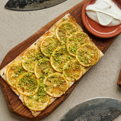 Тарт с узбекскими лимонами, фисташками и кардамоном в Folk по цене 690 ₽