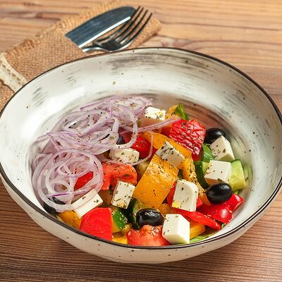 Салат Греческий в Караоке Соло по цене 520 ₽