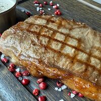 Стейк Стриплойн в Mozza Pizza