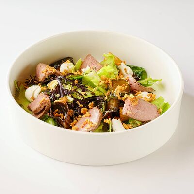 Салат с ростбифом в Панда Маркет по цене 659 ₽