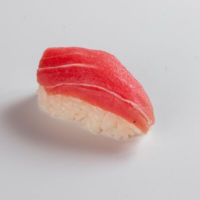 С тунцом в Underground Sushi City по цене 210 ₽