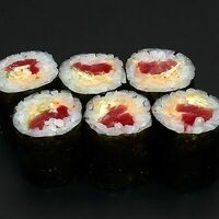 Мини-ролл с тунцом в Total Sushi