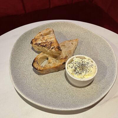 Ремесленный хлеб и масло с четверговой солью в Блеск по цене 150