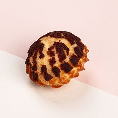 Профитроли с шоколадной глазурью в Кекслав по цене 550 ₽