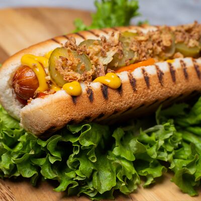 Хот-дог классический классическая вкуснота в Хищник по цене 349 ₽