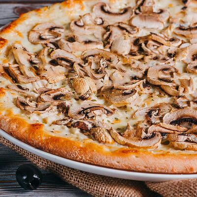 Пицца Грибная в СВОЯ КУХНЯ по цене 868 ₽