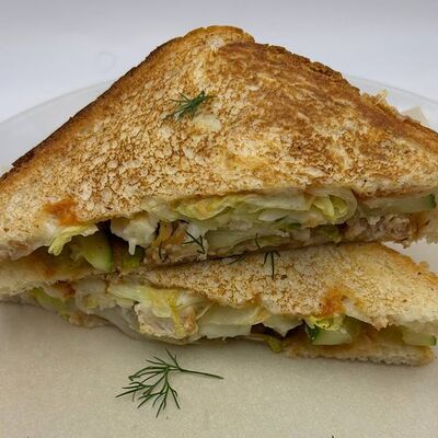 Сэндвич с рваной говядиной в БургерКорт & Sowa по цене 800 ₽