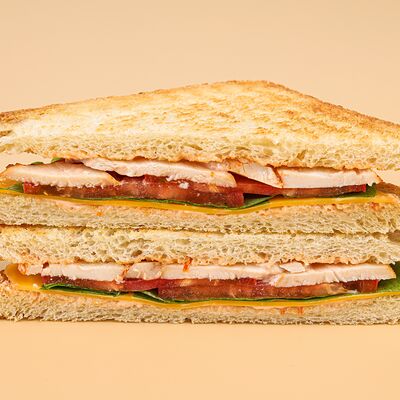 Сэндвич с курицей и томатами в Семейный ресторан Mr Grek по цене 480 ₽