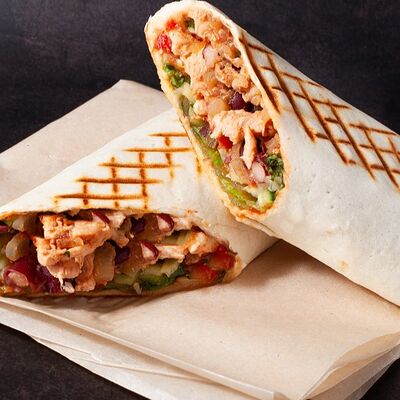 Тако с курицей в California cafe mexicana and wok по цене 390 ₽