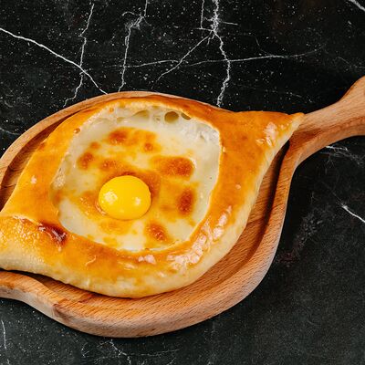 Хачапури по-аджарски в Бумбараш по цене 650 ₽