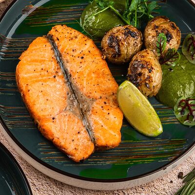 Стейк из семги в Омар Хайям Европа и Азия по цене 1150 ₽