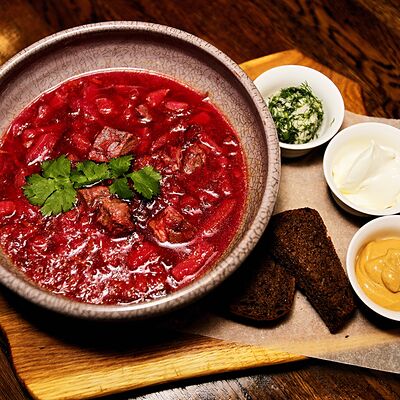 Борщ со сметаной, горчицей и смальцем в Рога Лося по цене 290 ₽