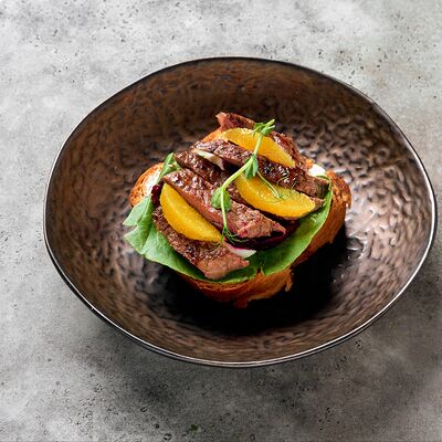 Брускетты с мраморной говядинойв GASTROFISH по цене 617