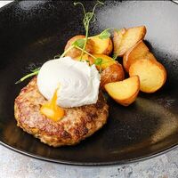 Бистекка кон уово в Casa Mia Халва Тсуру