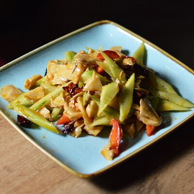 Салат с вешенками в Go-Boo по цене 549 ₽