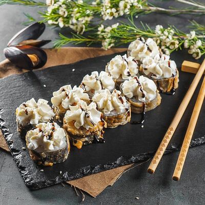 Горячий ролл Саламандер в Maki Family по цене 299