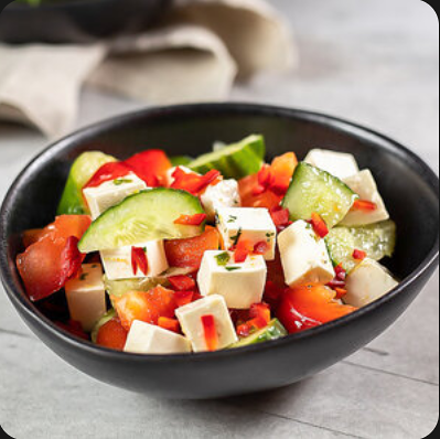 Салат с сыром Фета в КрафтБургерБар по цене 350 ₽