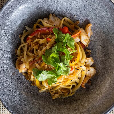 Удон с креветками в Сытый Мишка по цене 790 ₽