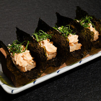 Криспи-Райс с крабом в Self Edge Japanese по цене 1600 ₽