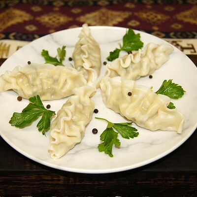 Дамплинги со свининой и овощами в FastШашлык и Хинкали по цене 400 ₽