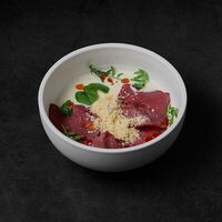 Сырный суп с копченой говядинойв Level kitchenbar
