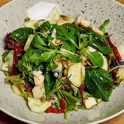 Салат зеленый с сыром дорблю в Goodman по цене 490