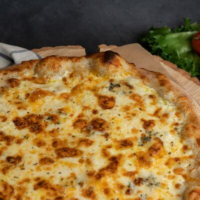 Куатро формаджио четыре сыра в Пицца и Паста по цене 1250 ₽