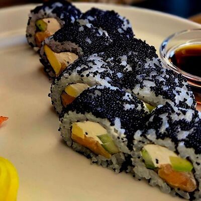 Калифорния с лососемв Puerto Madero по цене 1120 ₽