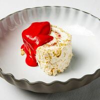 Рулет меренговыйв Grand Кафе Натахтари