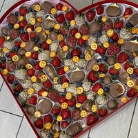 Клубника в шоколаде Большое сердцев Allowberry