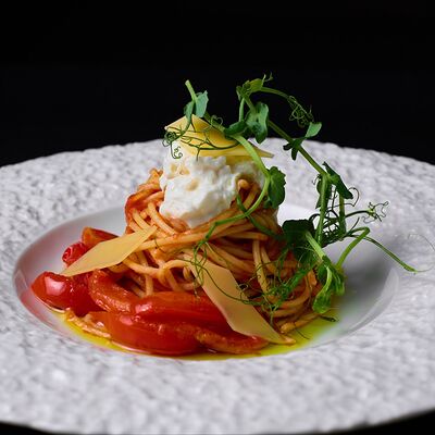 Паста с томатами и страчателлойв Эндорфин по цене 680 ₽