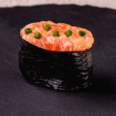 Острые суши с лососем в Food4Good по цене 129 ₽