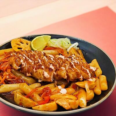 Токпокки с курицей Кацу в Лапша и Утки по цене 761 ₽