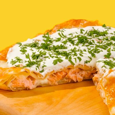 Пирог с рыбой в Чебурекми по цене 690 ₽